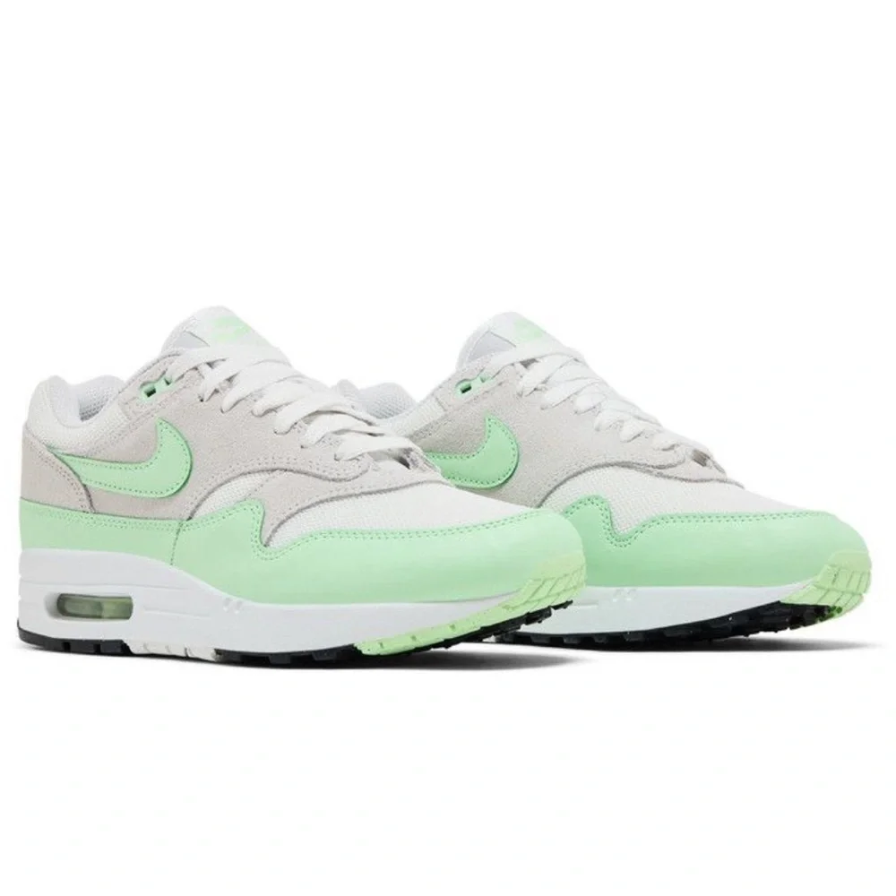 Nike air max 1 Essential vapor green Brand new